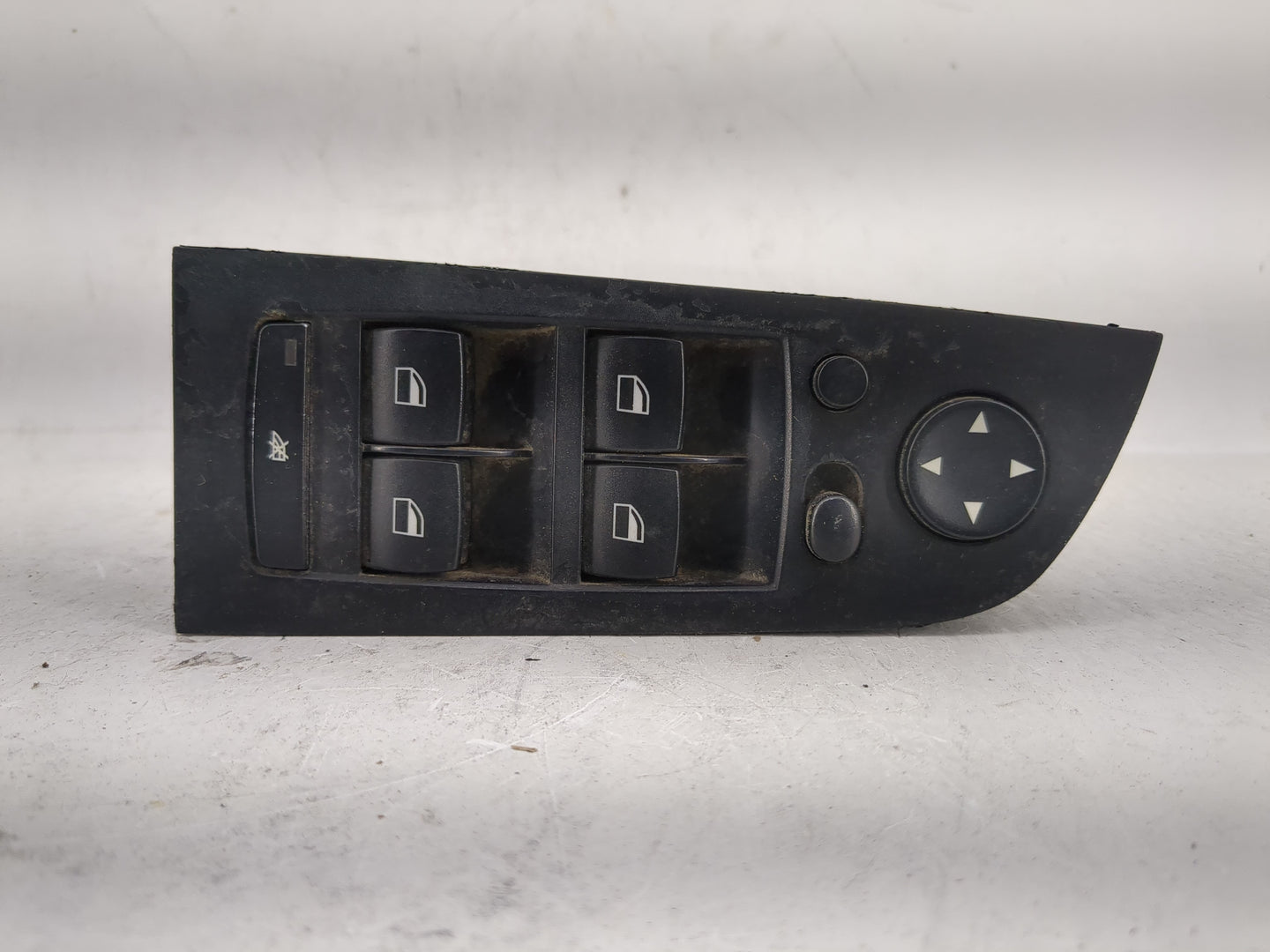 2000-2004 Nissan Xterra Master Power Window Switch Replacement Driver Side Left P/N:9132135-02 Fits OEM Used Auto Parts - Oe