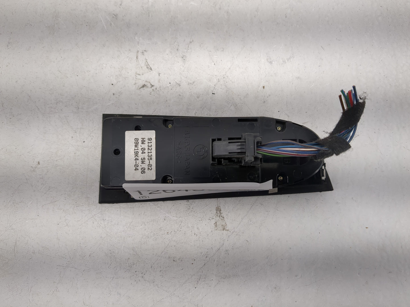 2000-2004 Nissan Xterra Master Power Window Switch Replacement Driver Side Left P/N:9132135-02 Fits OEM Used Auto Parts - Oe