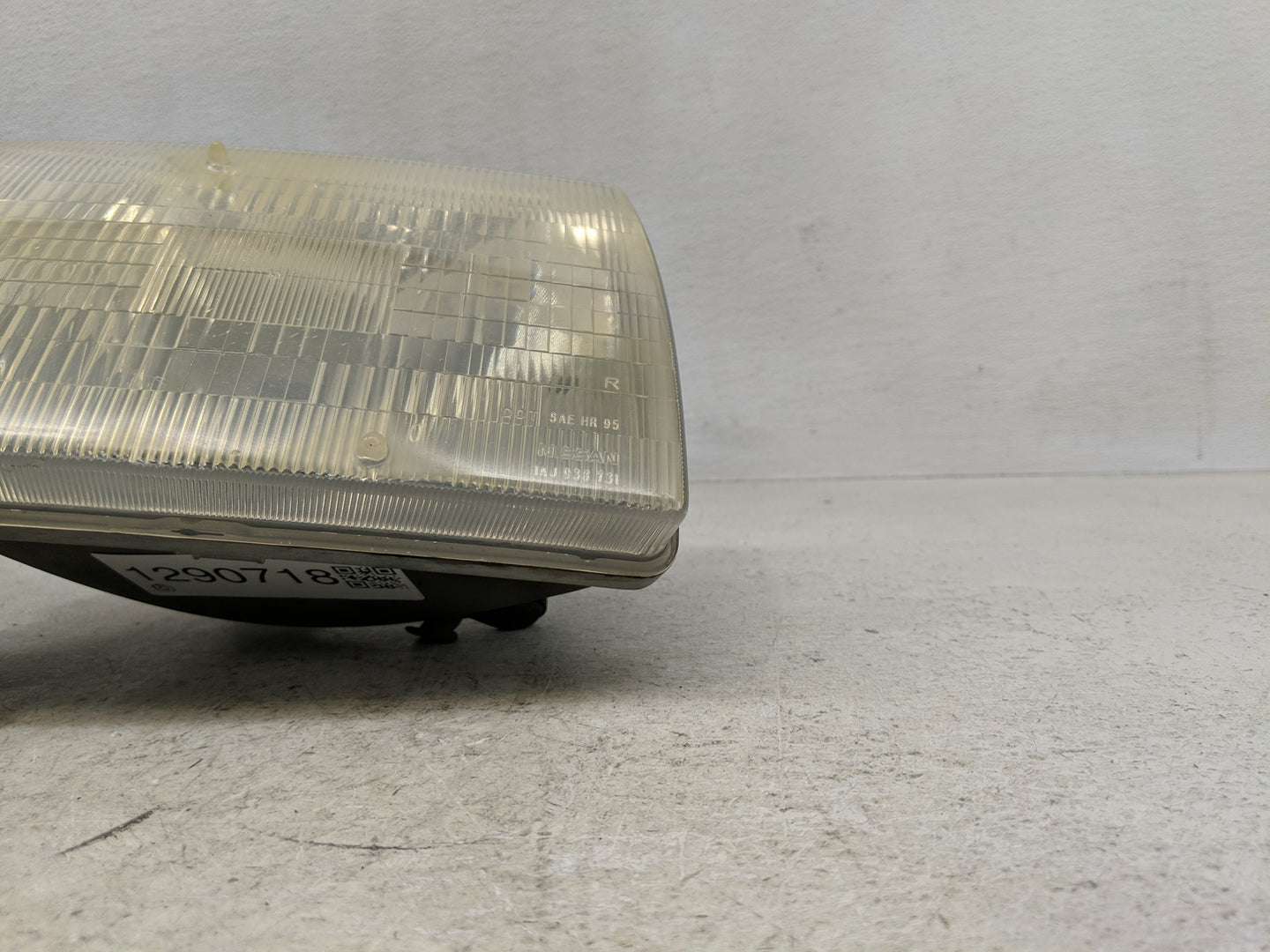 2000-2001 Nissan Xterra Passenger Right Oem Head Light Headlight Lamp - Oemusedautoparts1.com