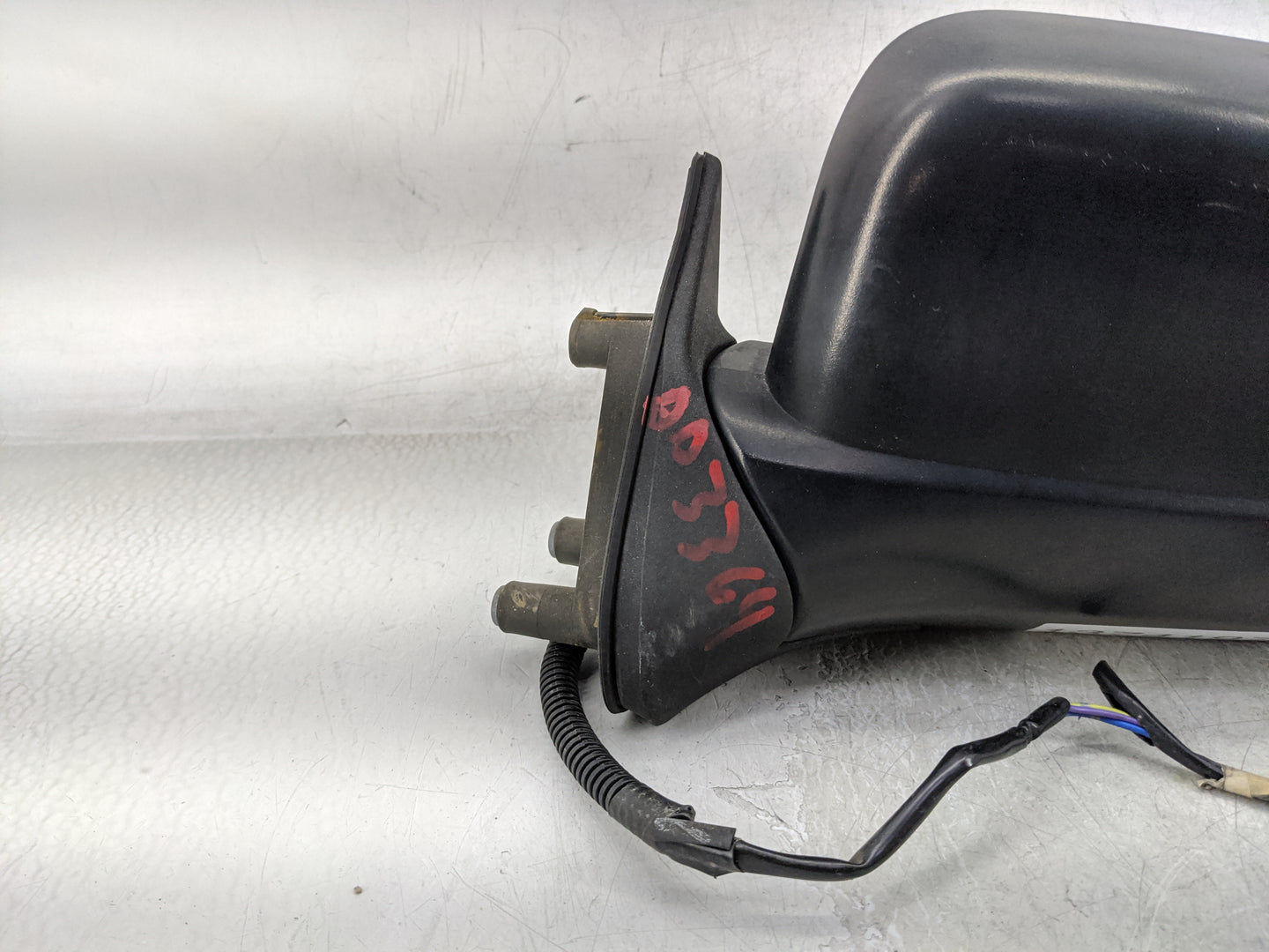 2000-2004 Nissan Xterra Driver Side View Mirror - Left Door Mirror OEM Used - Oemusedautoparts1.com