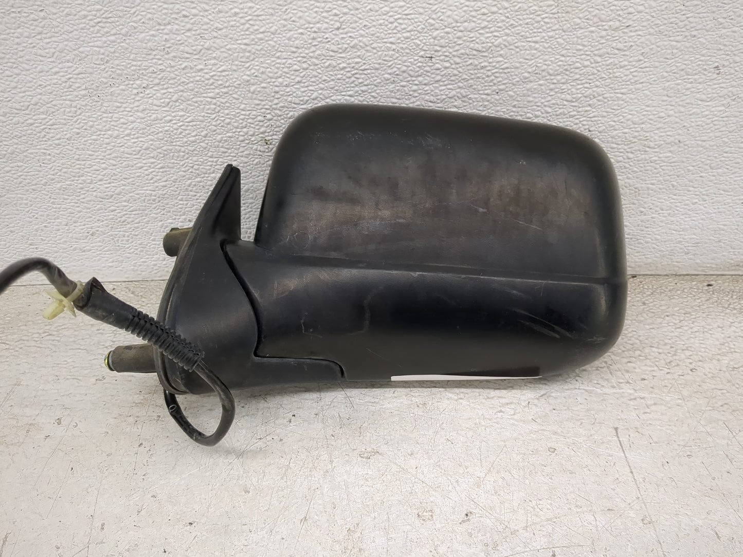 2000-2004 Nissan Xterra Driver Side View Mirror - Left Door Mirror OEM Used - Oemusedautoparts1.com