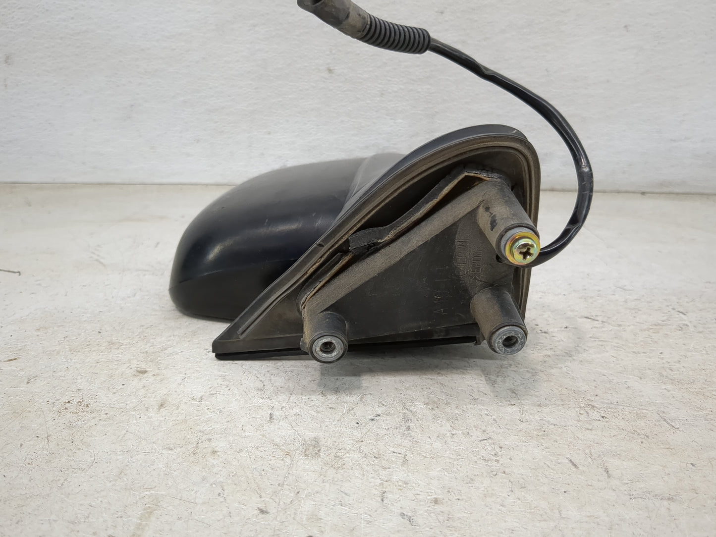 2000-2004 Nissan Xterra Driver Side View Mirror - Left Door Mirror OEM Used - Oemusedautoparts1.com