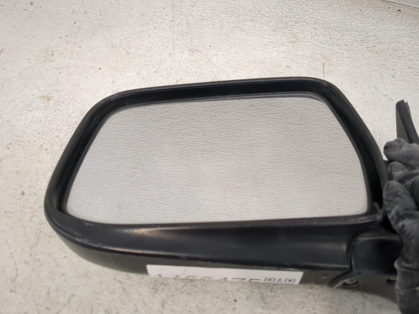 2000-2004 Nissan Xterra Driver Side View Mirror - Left Door Mirror OEM Used - Oemusedautoparts1.com