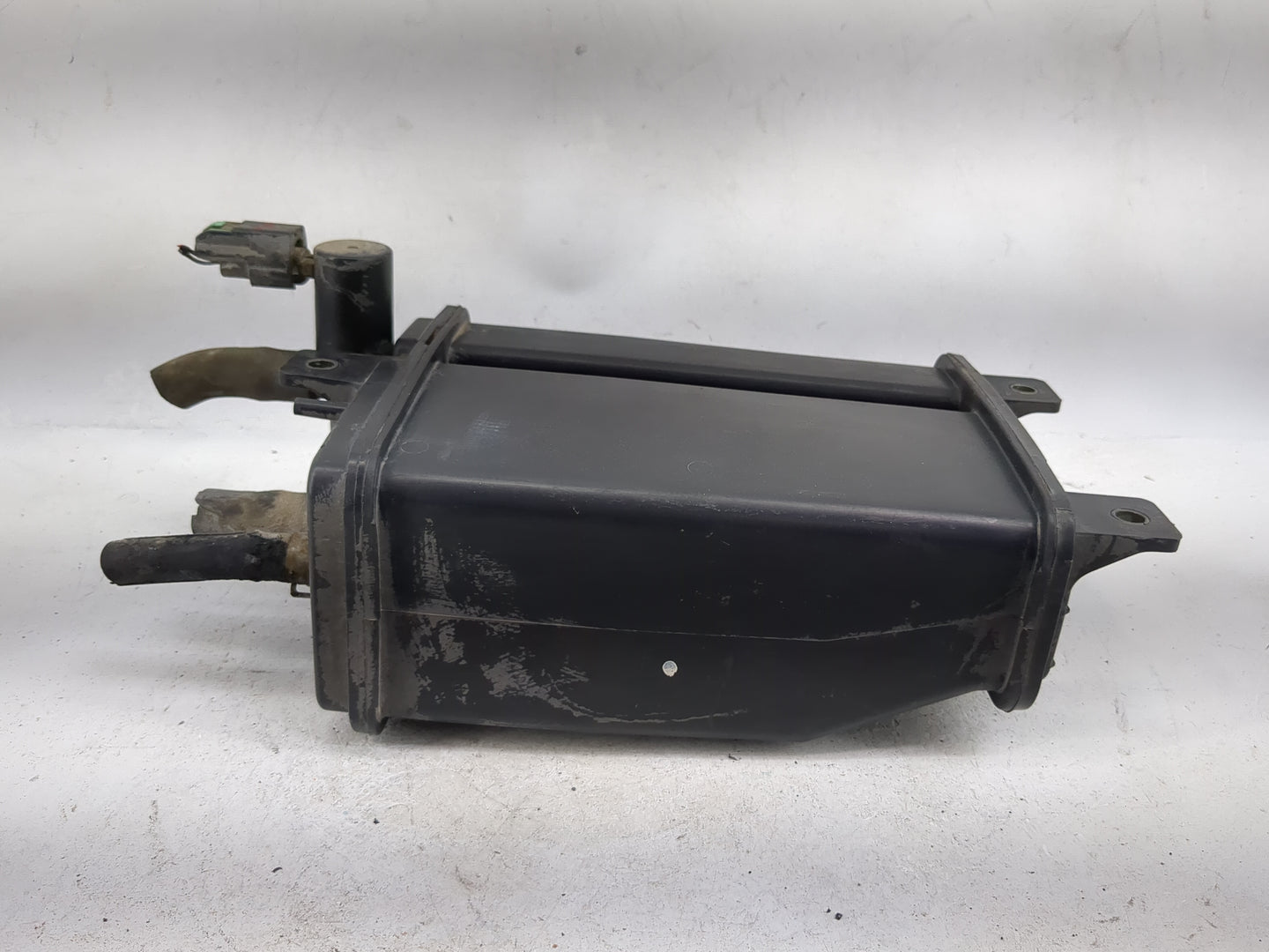 2001 Nissan Xterra Fuel Vapor Charcoal Canister - Oemusedautoparts1.com