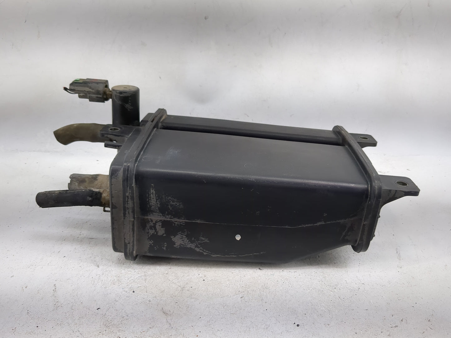 2001 Nissan Xterra Fuel Vapor Charcoal Canister - Oemusedautoparts1.com