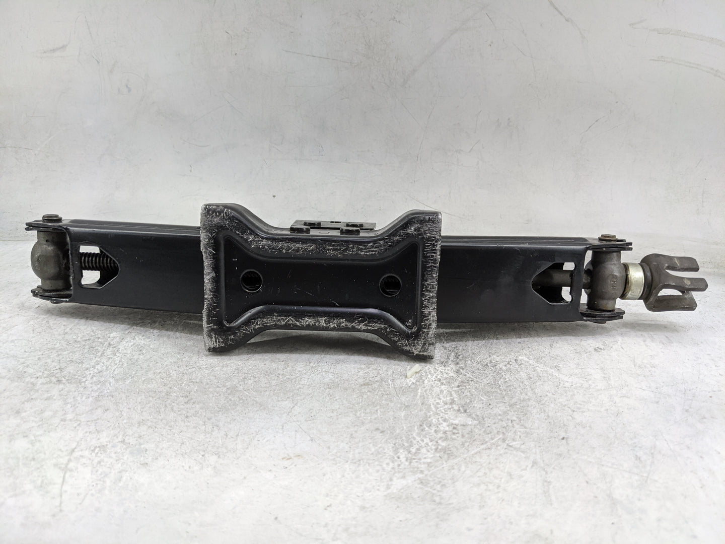 2001 Nissan Xterra Spare Scissor Car Jack Black - Oemusedautoparts1.com