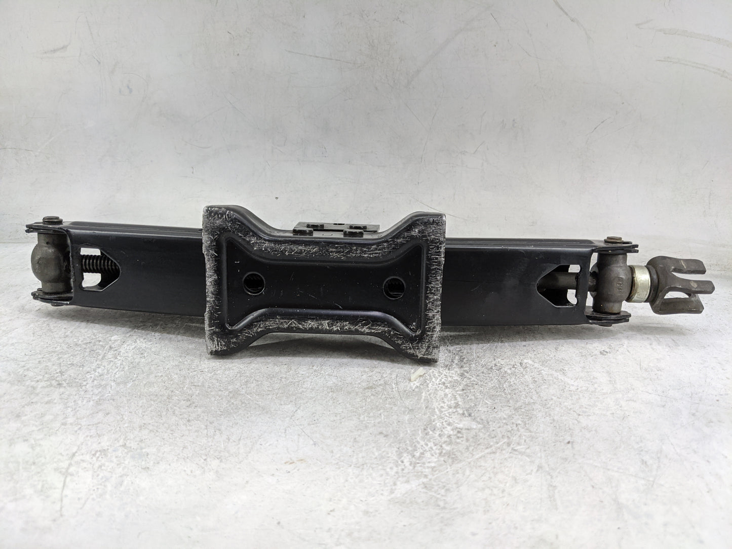 2001 Nissan Xterra Spare Scissor Car Jack Black - Oemusedautoparts1.com