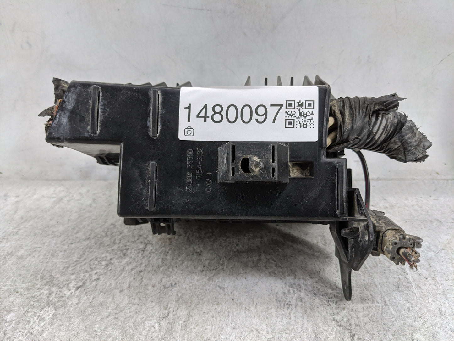 2001 Nissan Xterra Fusebox Fuse Box Panel Relay Module P/N:24382 3S500 7154-3132 Fits Fits 2002 OEM Used Auto Parts - Oemuse