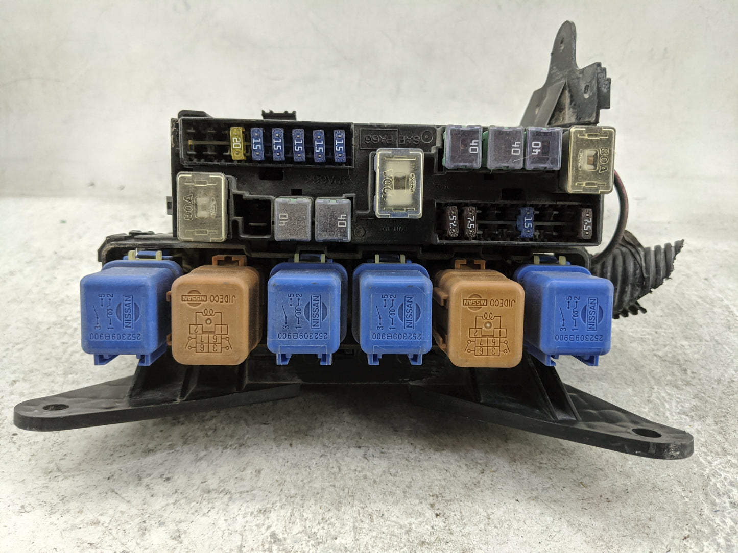 2001 Nissan Xterra Fusebox Fuse Box Panel Relay Module P/N:24382 3S500 7154-3132 Fits Fits 2002 OEM Used Auto Parts - Oemuse