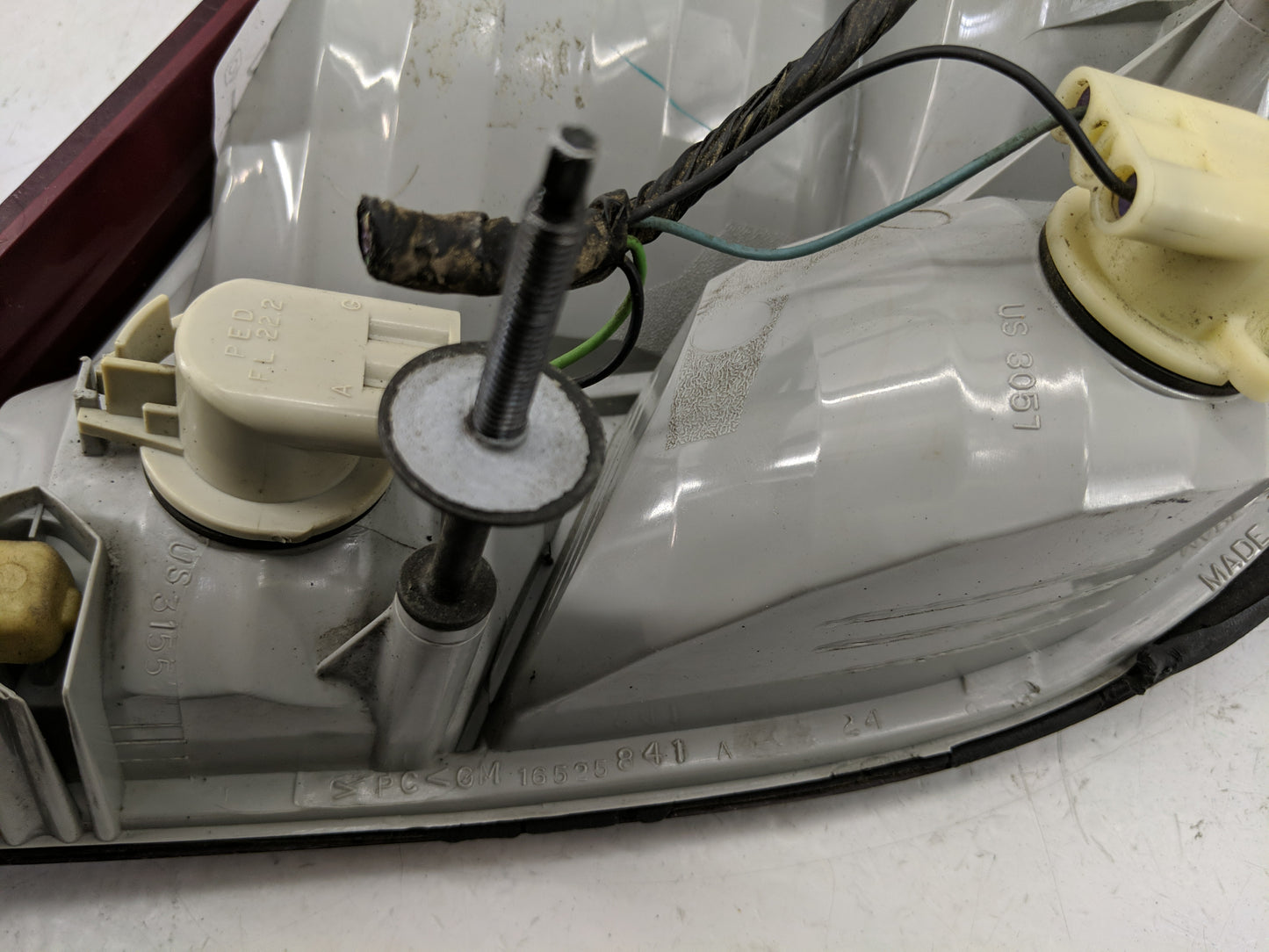 2001-2003 Oldsmobile Aurora Tail Light Assembly Driver Left OEM Fits Fits 2001 2002 2003 OEM Used Auto Parts - Oemusedautopa