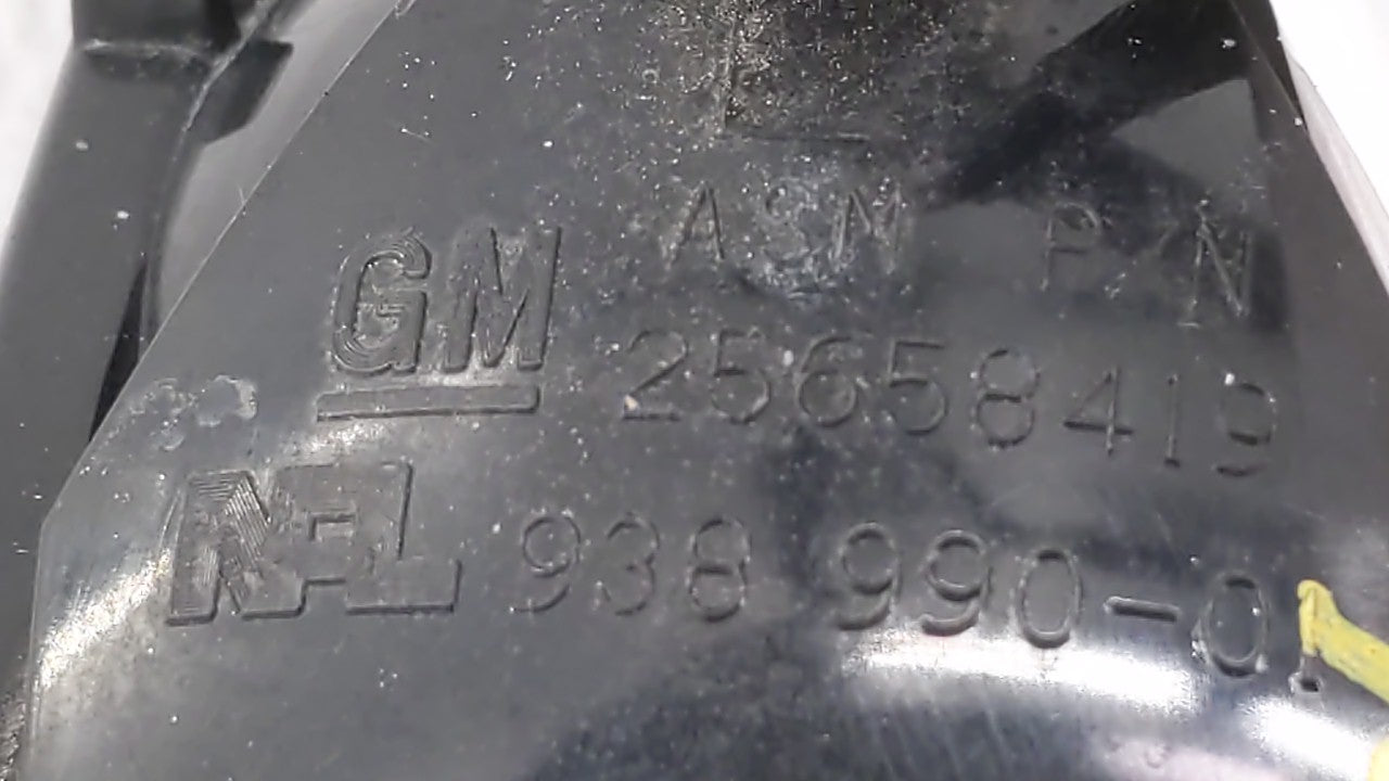 2001-2003 Oldsmobile Aurora Tail Light Assembly Driver Left OEM P/N:25658419 Fits Fits 2001 2002 2003 OEM Used Auto Parts - 