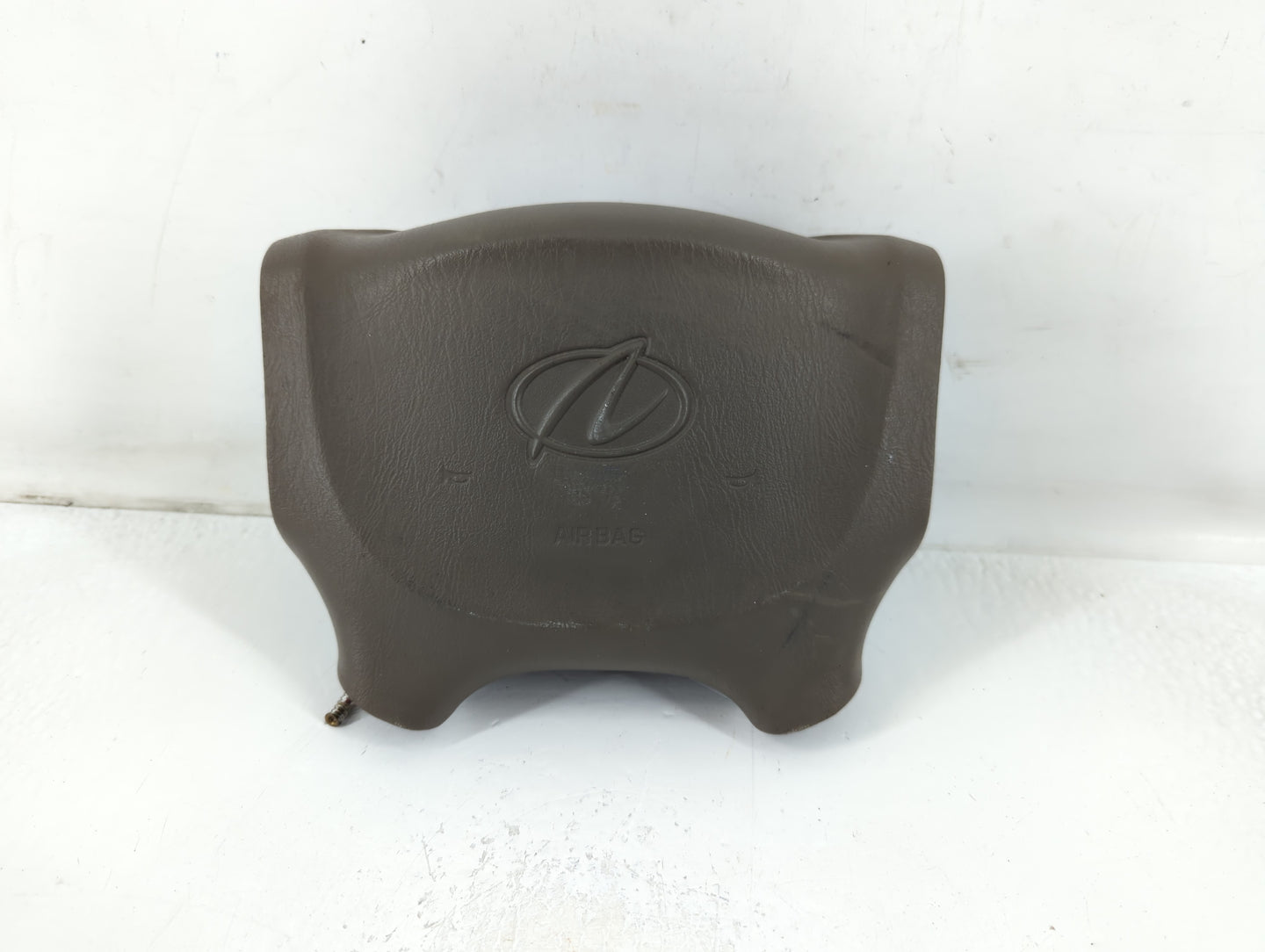 2001 Oldsmobile Aurora Air Bag Driver Left Steering Wheel Mounted P/N:AB3431Q2SP4W6Y Fits OEM Used Auto Parts - Oemusedautop