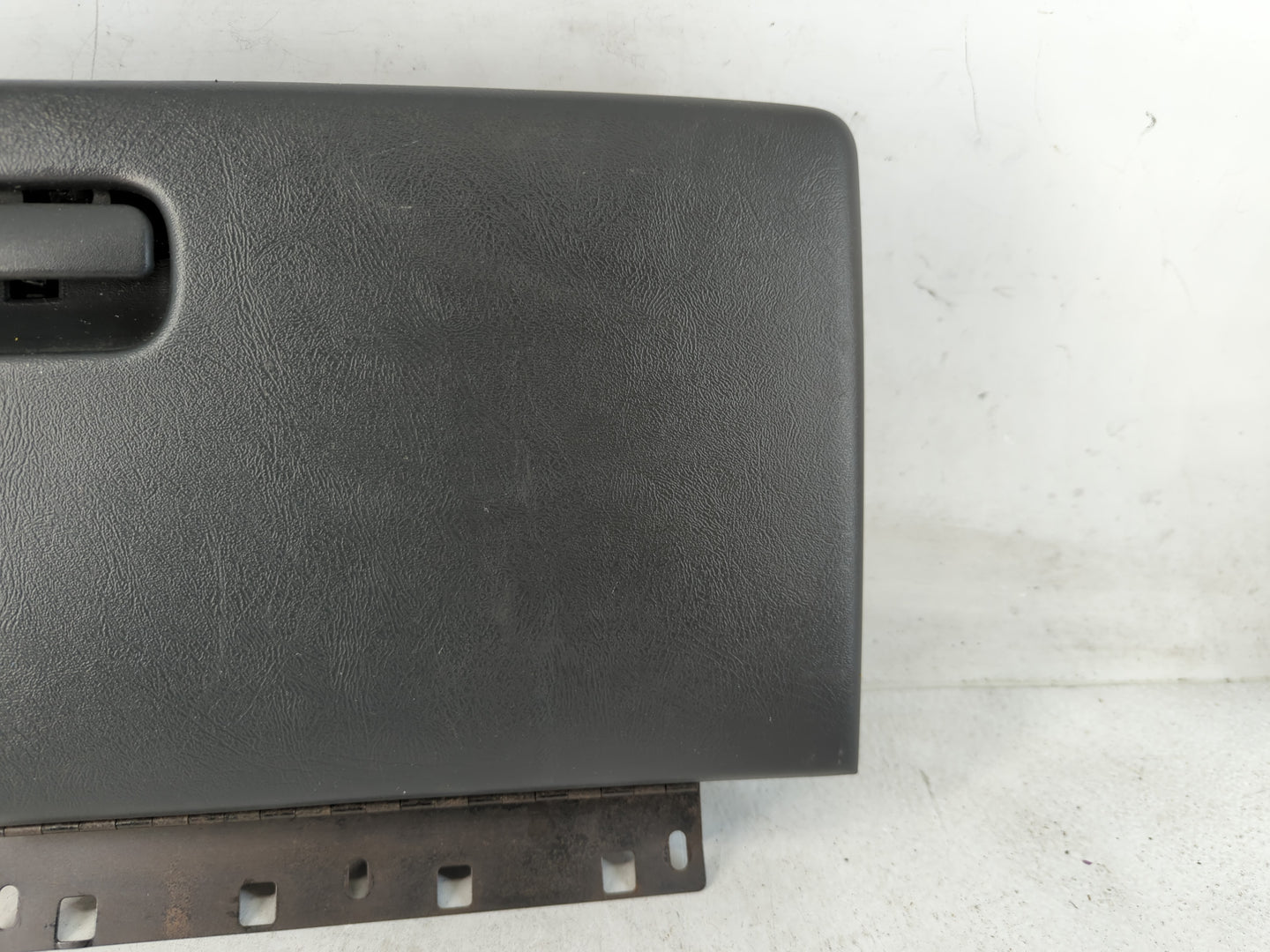 2001 Oldsmobile Bravada Passenger Glove Box Door Storage Compartment - Oemusedautoparts1.com