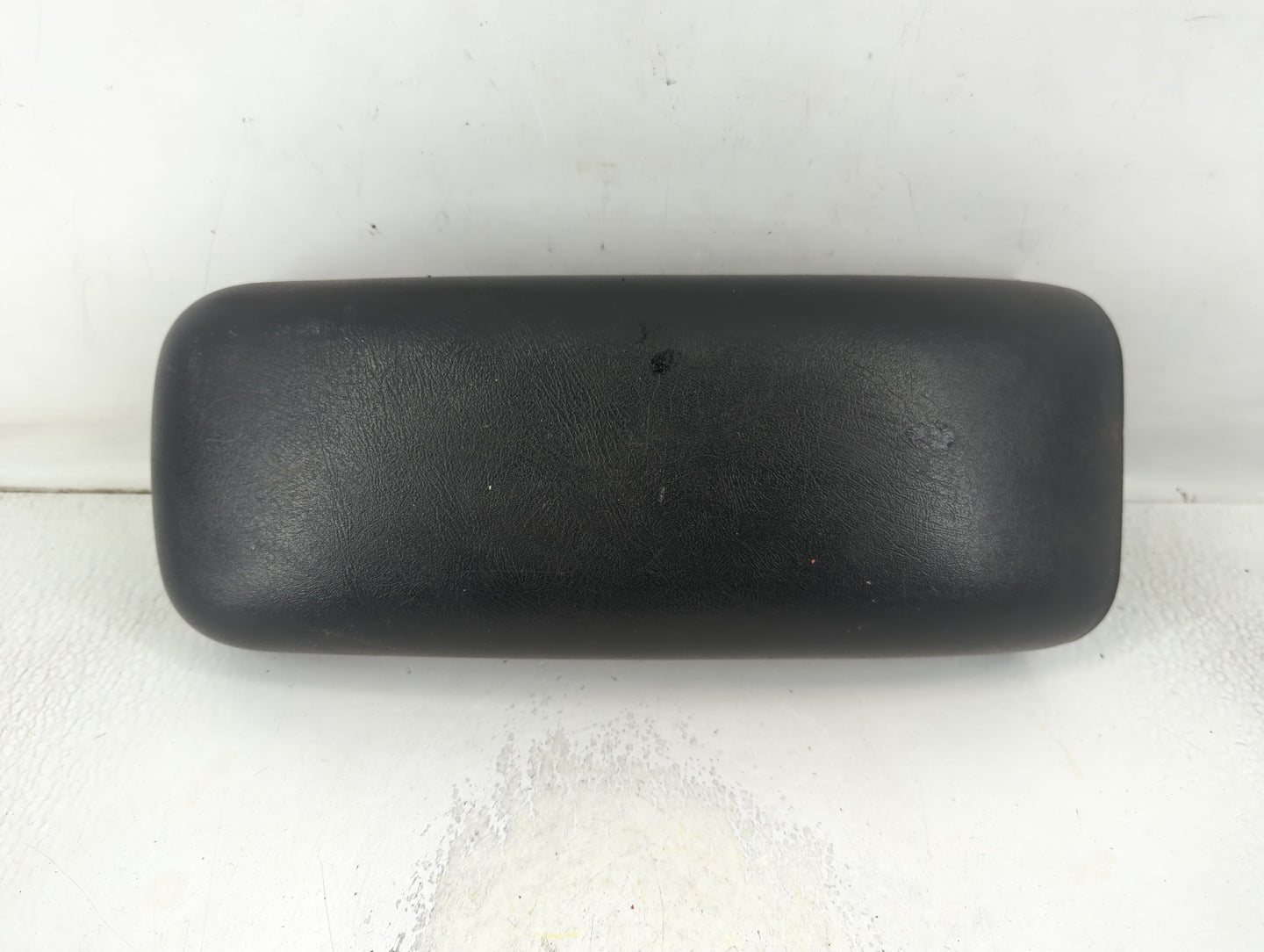 2001 Oldsmobile Bravado Center Console Armrest Cover Lid Fits OEM Used Auto Parts - Oemusedautoparts1.com