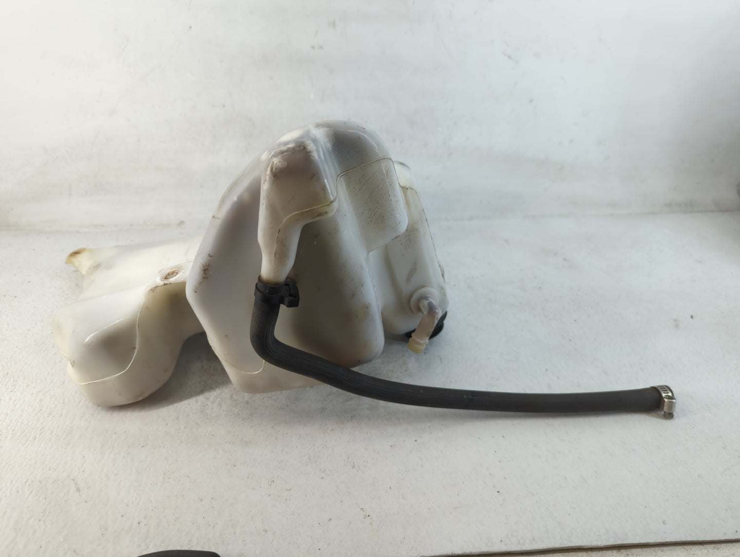 Oldsmobile Bravado Radiator Coolant Overflow Expansion Tank Bottle - Oemusedautoparts1.com