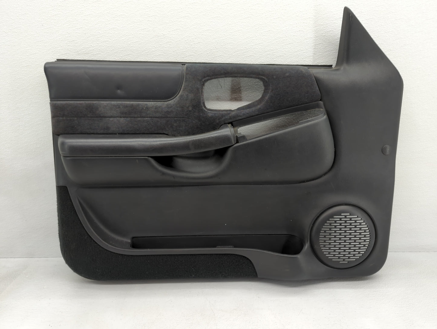 2001 Oldsmobile Bravado Front Left Driver Interior Door Panel Trim - Oemusedautoparts1.com