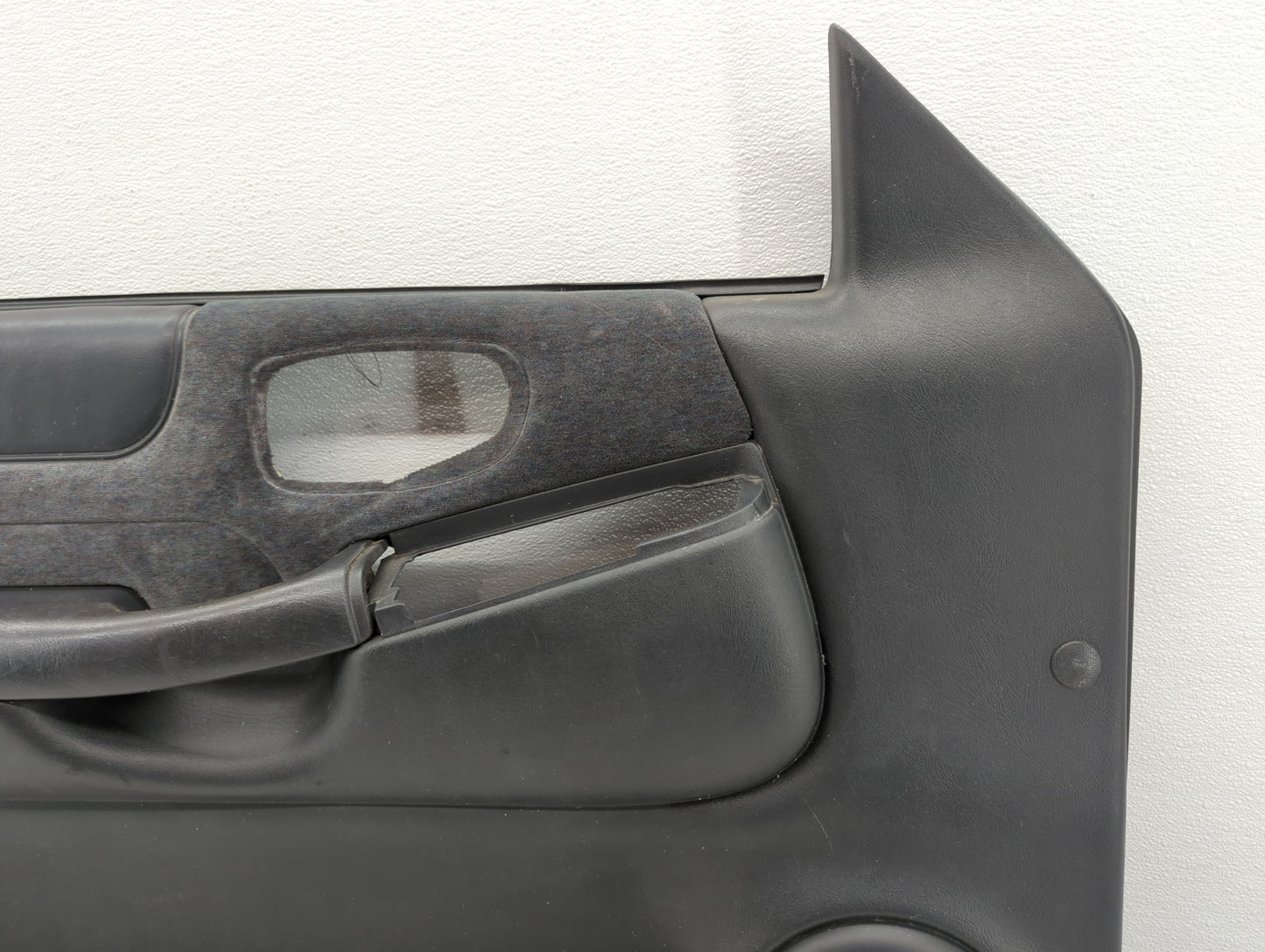 2001 Oldsmobile Bravado Front Left Driver Interior Door Panel Trim - Oemusedautoparts1.com