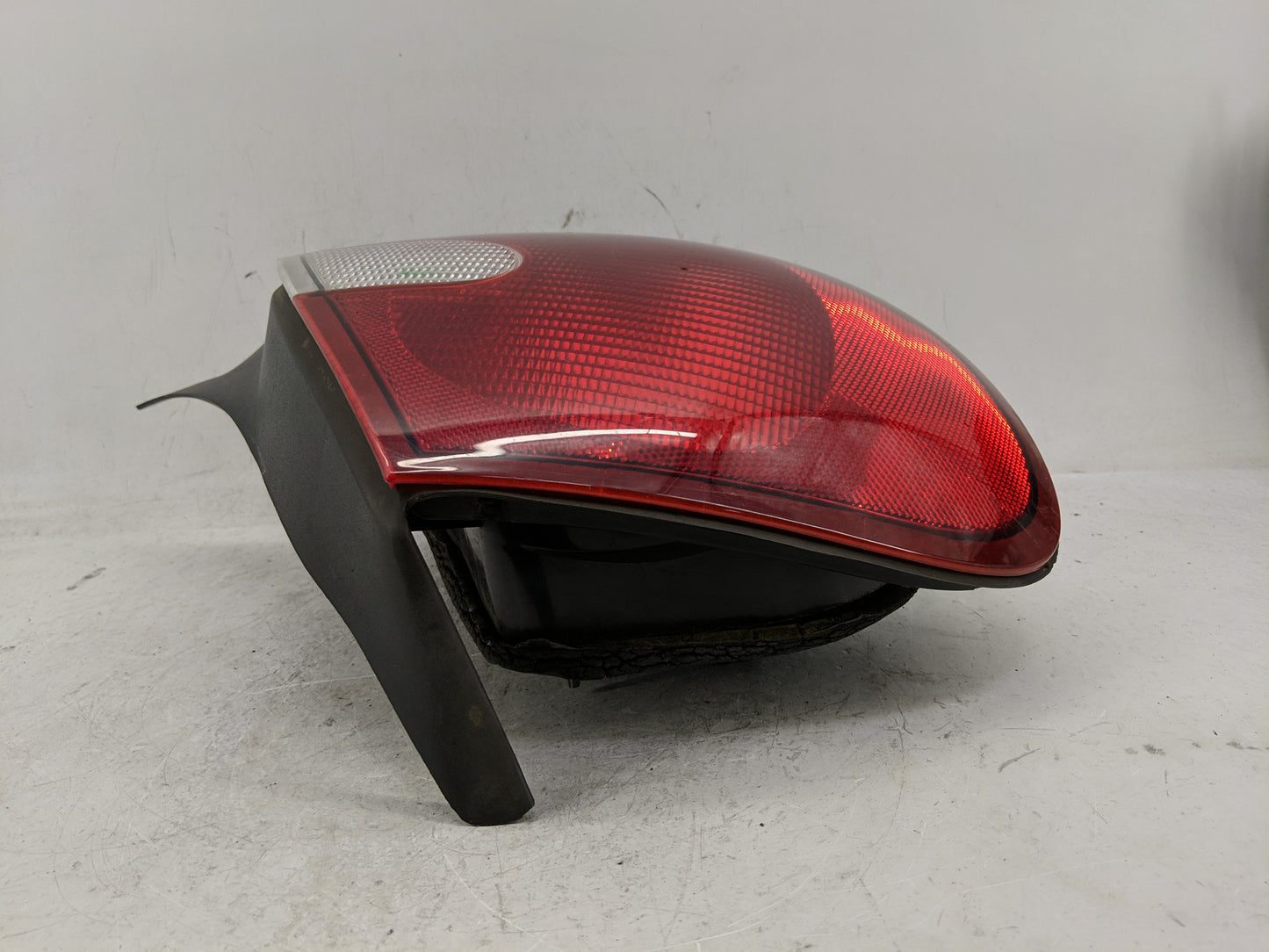 2001 Plymouth Neon Tail Light Assembly Driver Left OEM P/N:5288527 Fits Fits 2000 2002 OEM Used Auto Parts - Oemusedautopart