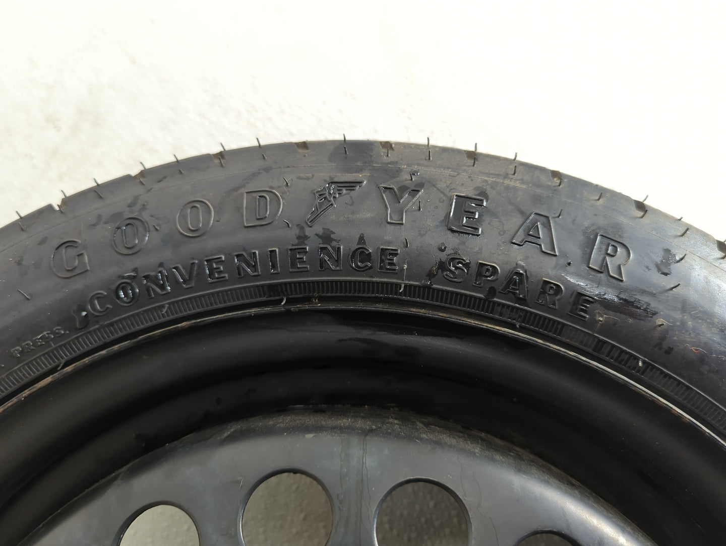 1997-2003 Pontiac Grand Prix Spare Donut Tire Wheel Rim Oem 1166180 - Oemusedautoparts1.com