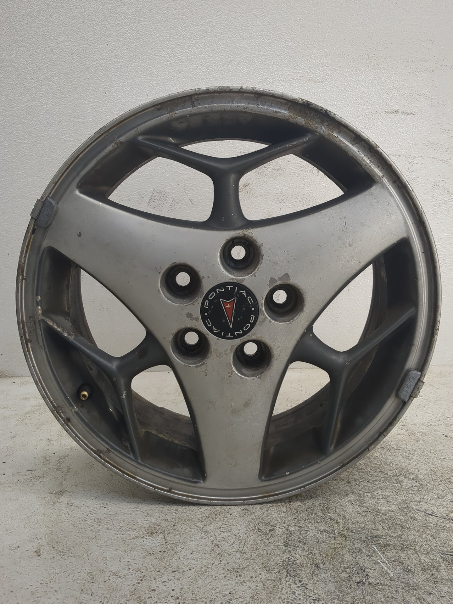 2000-2003 Pontiac Grand Prix Oem Wheel Rim - Oemusedautoparts1.com