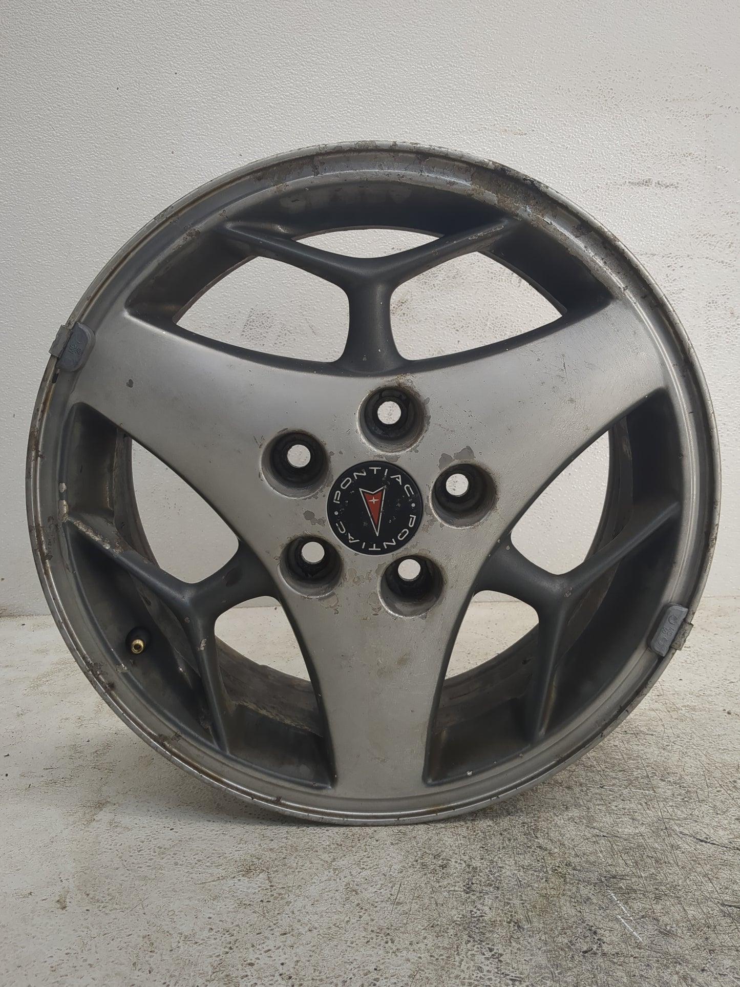 2000-2003 Pontiac Grand Prix Oem Wheel Rim - Oemusedautoparts1.com