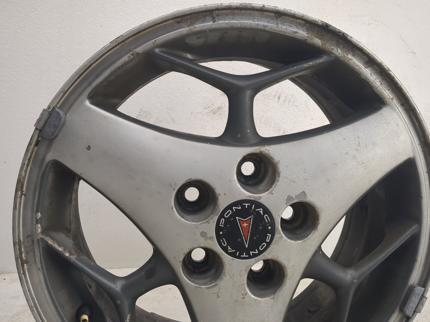 2000-2003 Pontiac Grand Prix Oem Wheel Rim - Oemusedautoparts1.com