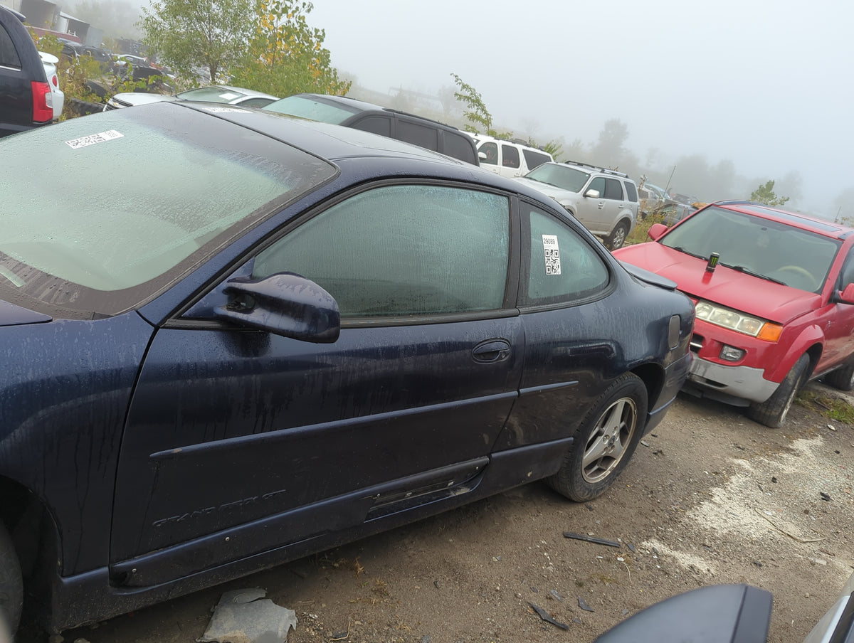 1997-2002 Pontiac Grand Prix Driver Front Door Oem - Oemusedautoparts1.com