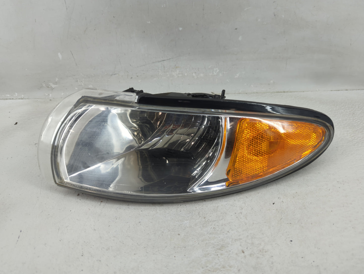 2001 Pontiac Grand Prix Driver Left Oem Head Light Headlight Lamp - Oemusedautoparts1.com