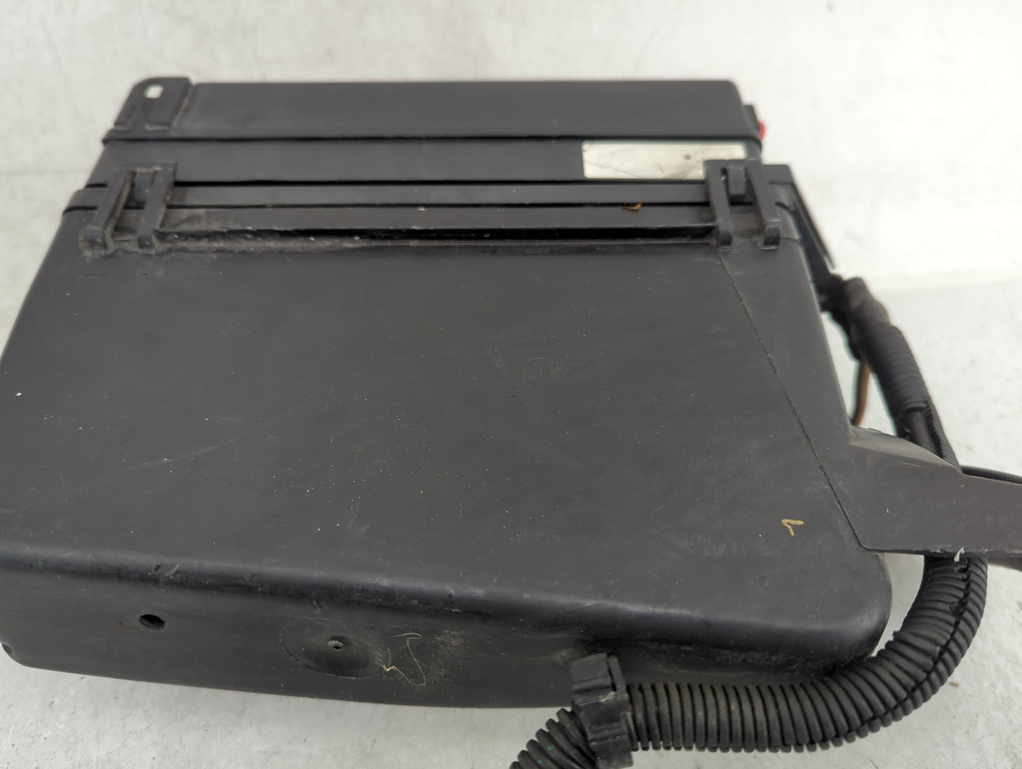 2000-2001 Pontiac Grand Prix Fusebox Fuse Box Panel Relay Module Fits Fits 2000 2001 OEM Used Auto Parts - Oemusedautoparts1