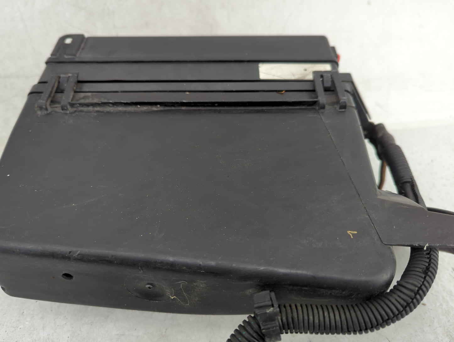 2000-2001 Pontiac Grand Prix Fusebox Fuse Box Panel Relay Module Fits Fits 2000 2001 OEM Used Auto Parts - Oemusedautoparts1