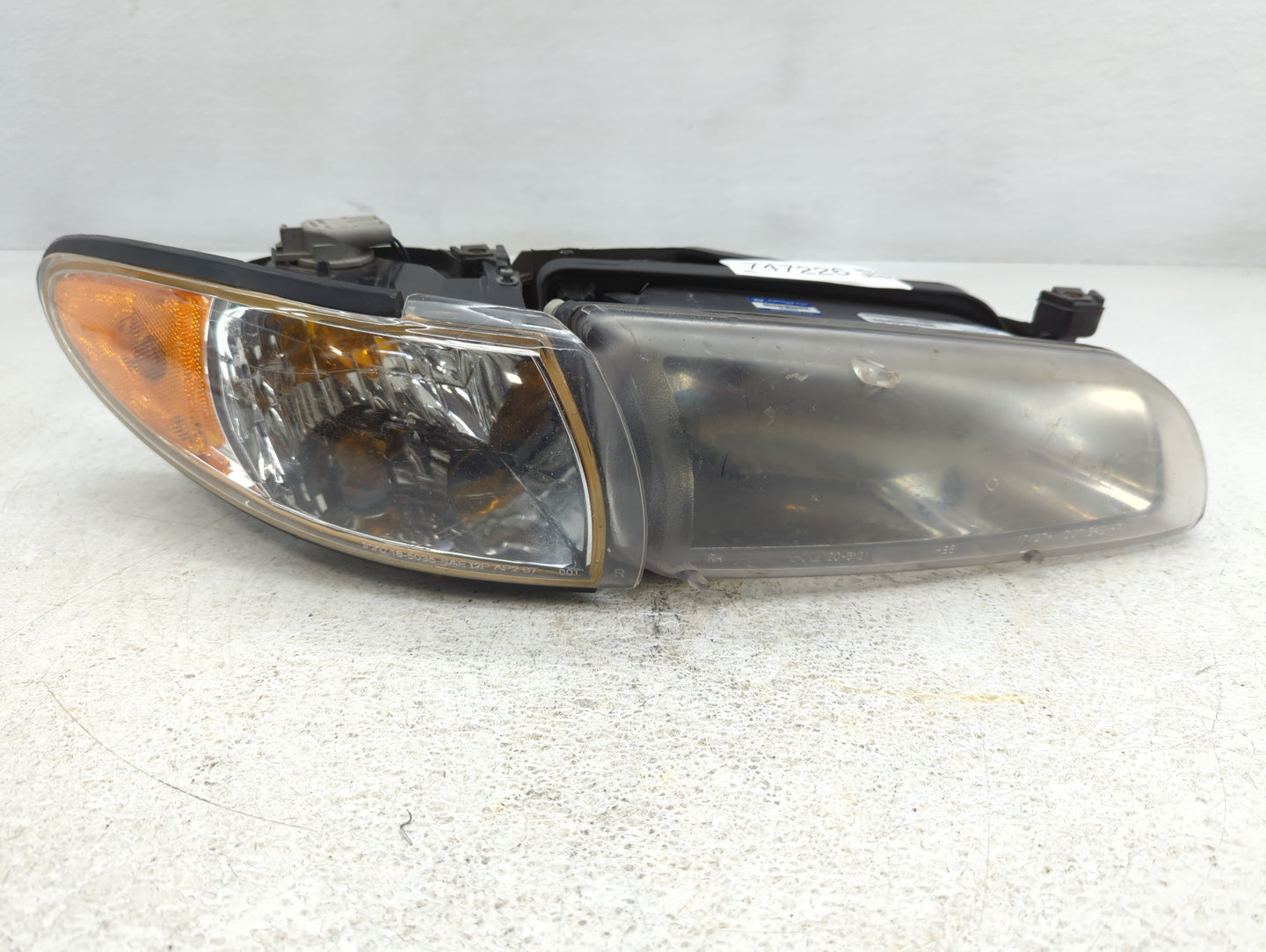 1997 Pontiac Grand Prix Passenger Right Oem Head Light Headlight Lamp - Oemusedautoparts1.com