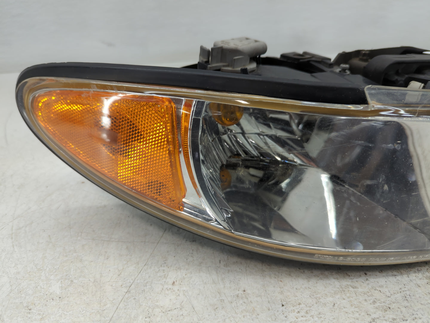 1997 Pontiac Grand Prix Passenger Right Oem Head Light Headlight Lamp - Oemusedautoparts1.com