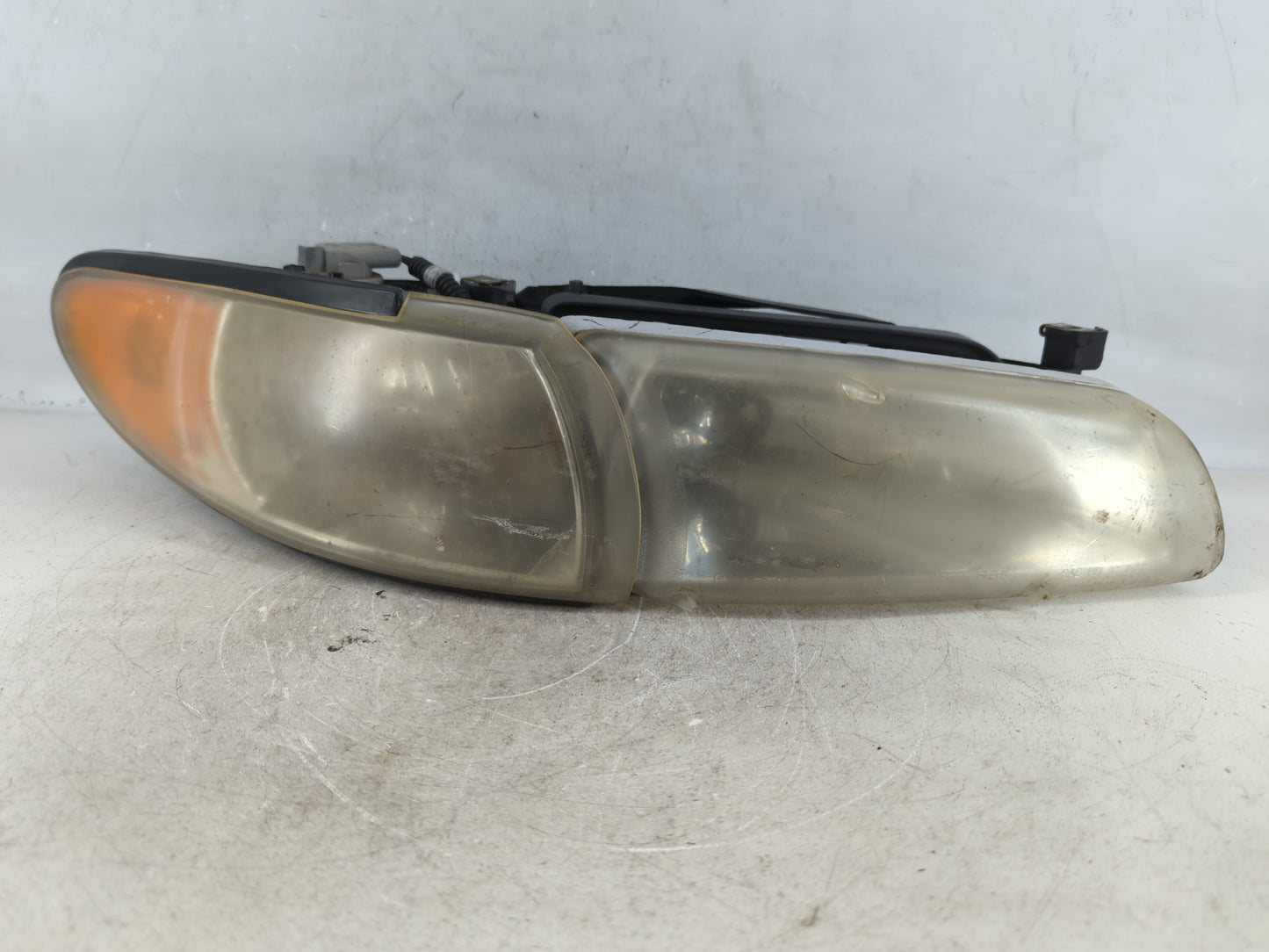 1997-2003 Pontiac Grand Prix Driver Left Oem Fog Light Lamp - Oemusedautoparts1.com