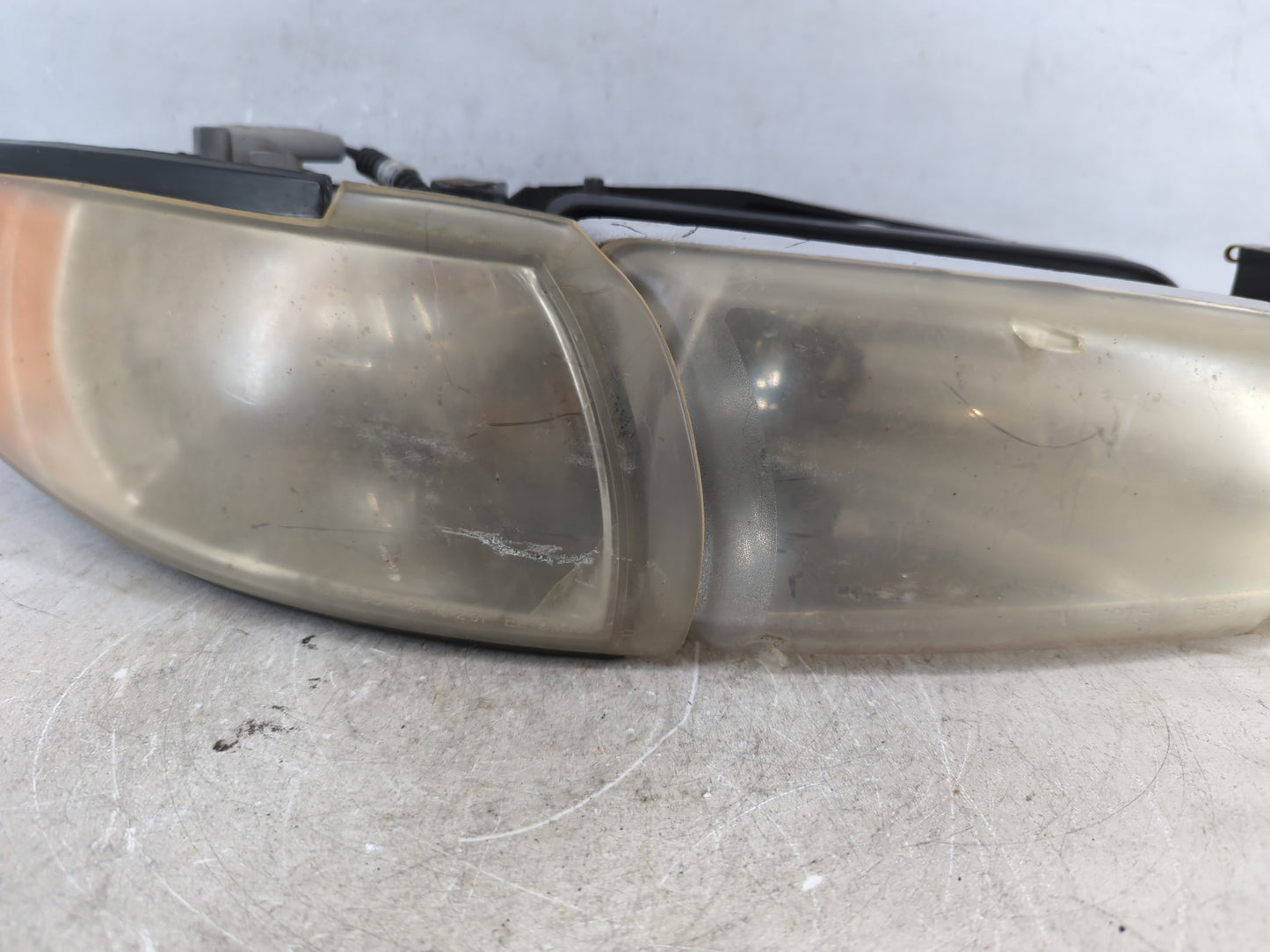 1997-2003 Pontiac Grand Prix Driver Left Oem Fog Light Lamp - Oemusedautoparts1.com