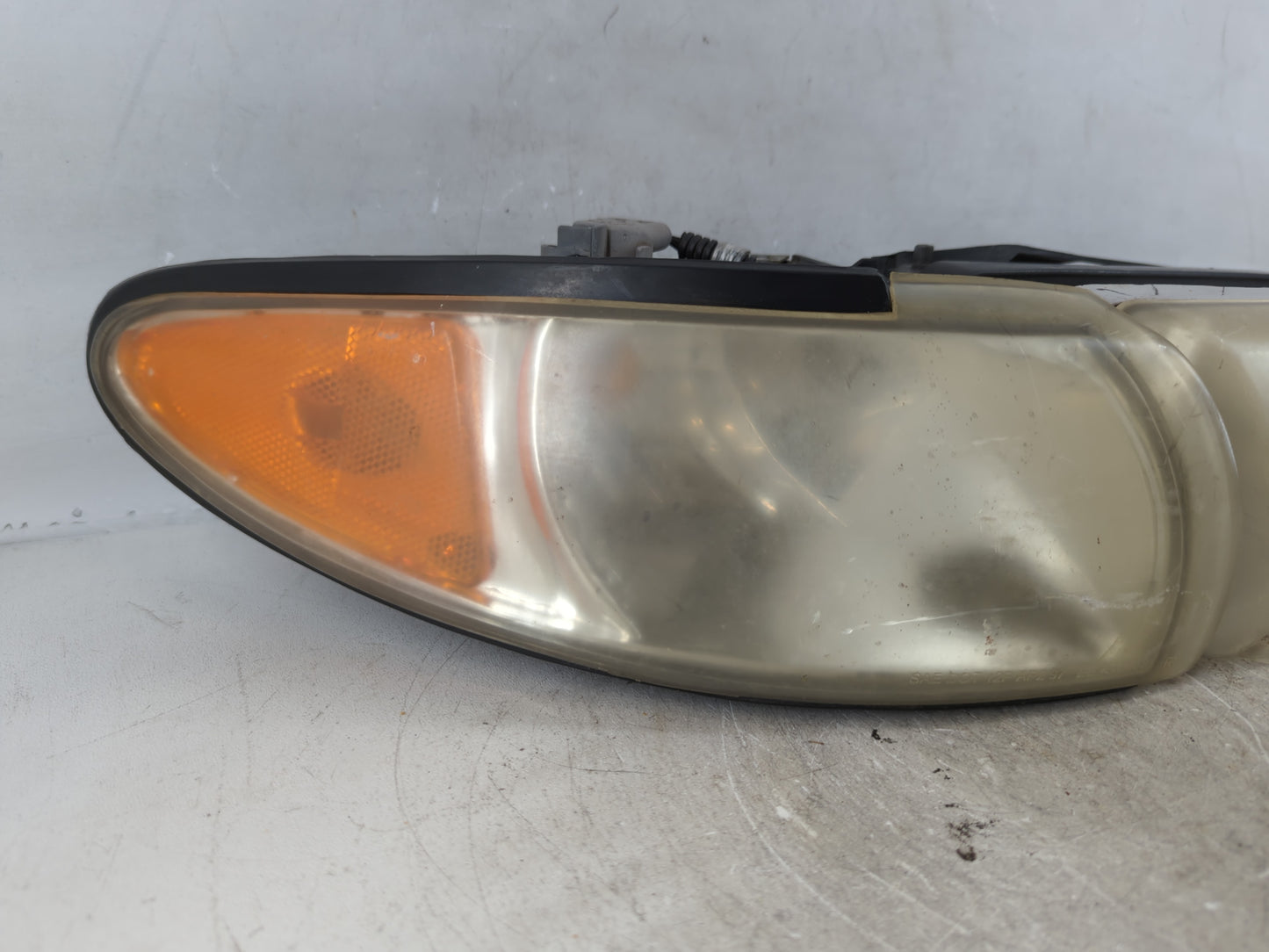 1997-2003 Pontiac Grand Prix Driver Left Oem Fog Light Lamp - Oemusedautoparts1.com