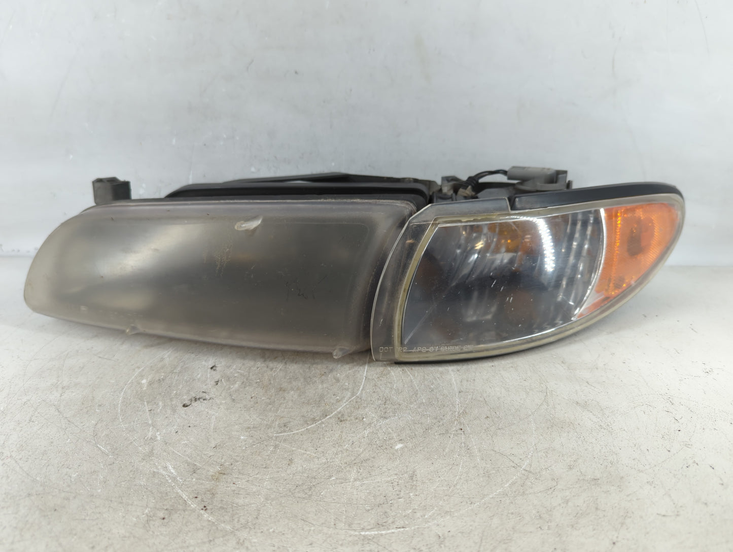 1997-2003 Pontiac Grand Prix Driver Left Oem Head Light Headlight Lamp - Oemusedautoparts1.com