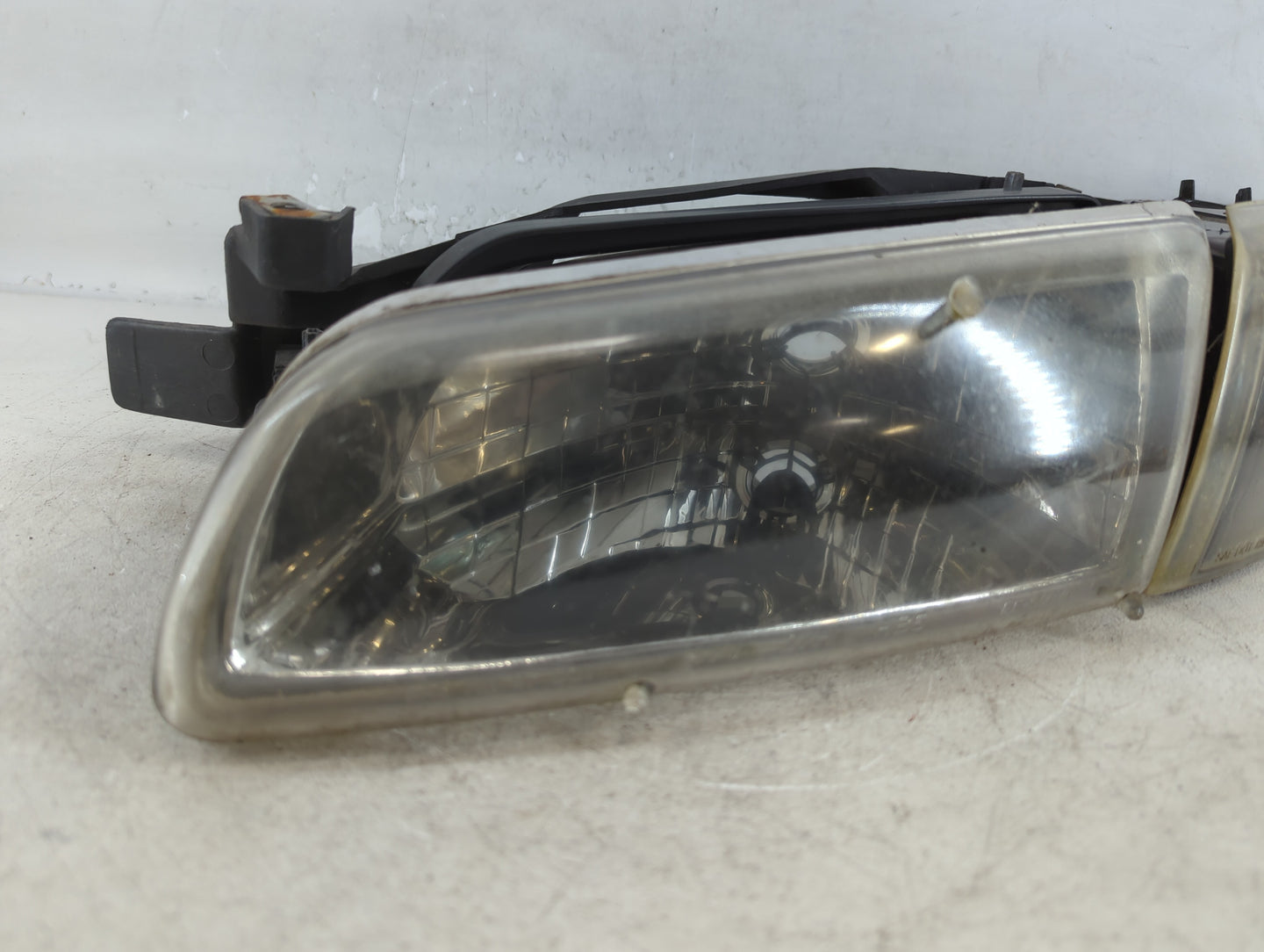 1997 Pontiac Grand Prix Passenger Right Oem Head Light Headlight Lamp 774661 - Oemusedautoparts1.com