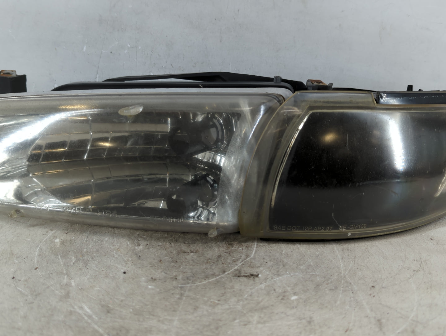 1997 Pontiac Grand Prix Passenger Right Oem Head Light Headlight Lamp 774661 - Oemusedautoparts1.com