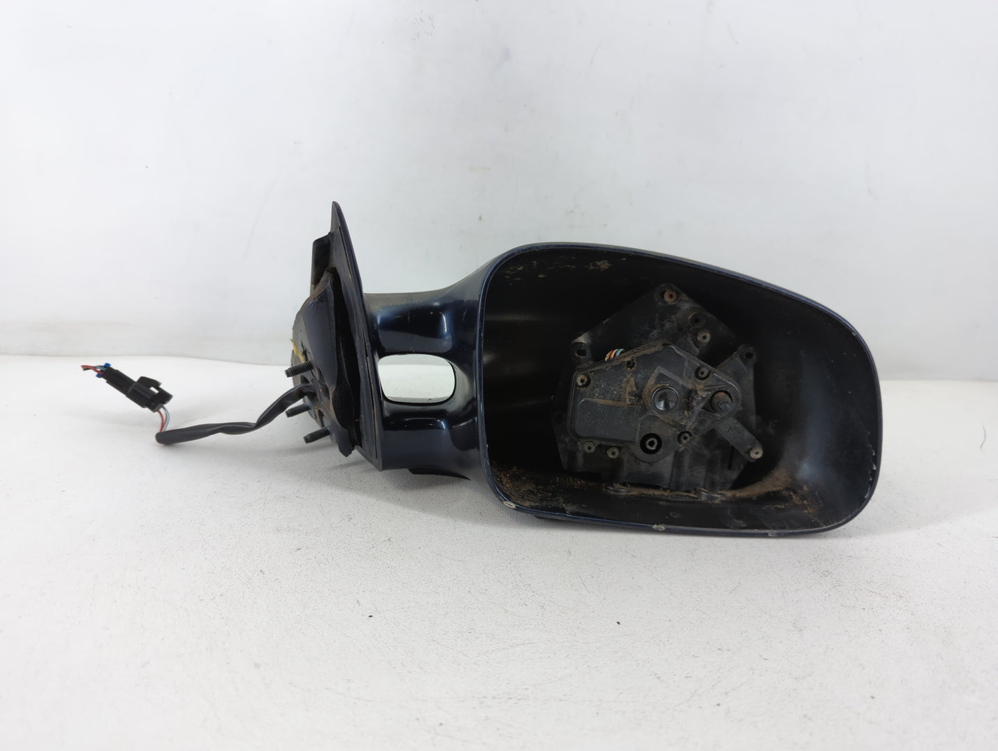 1997-2003 Pontiac Grand Prix Passenger Right Side View Manual Door Mirror - Oemusedautoparts1.com