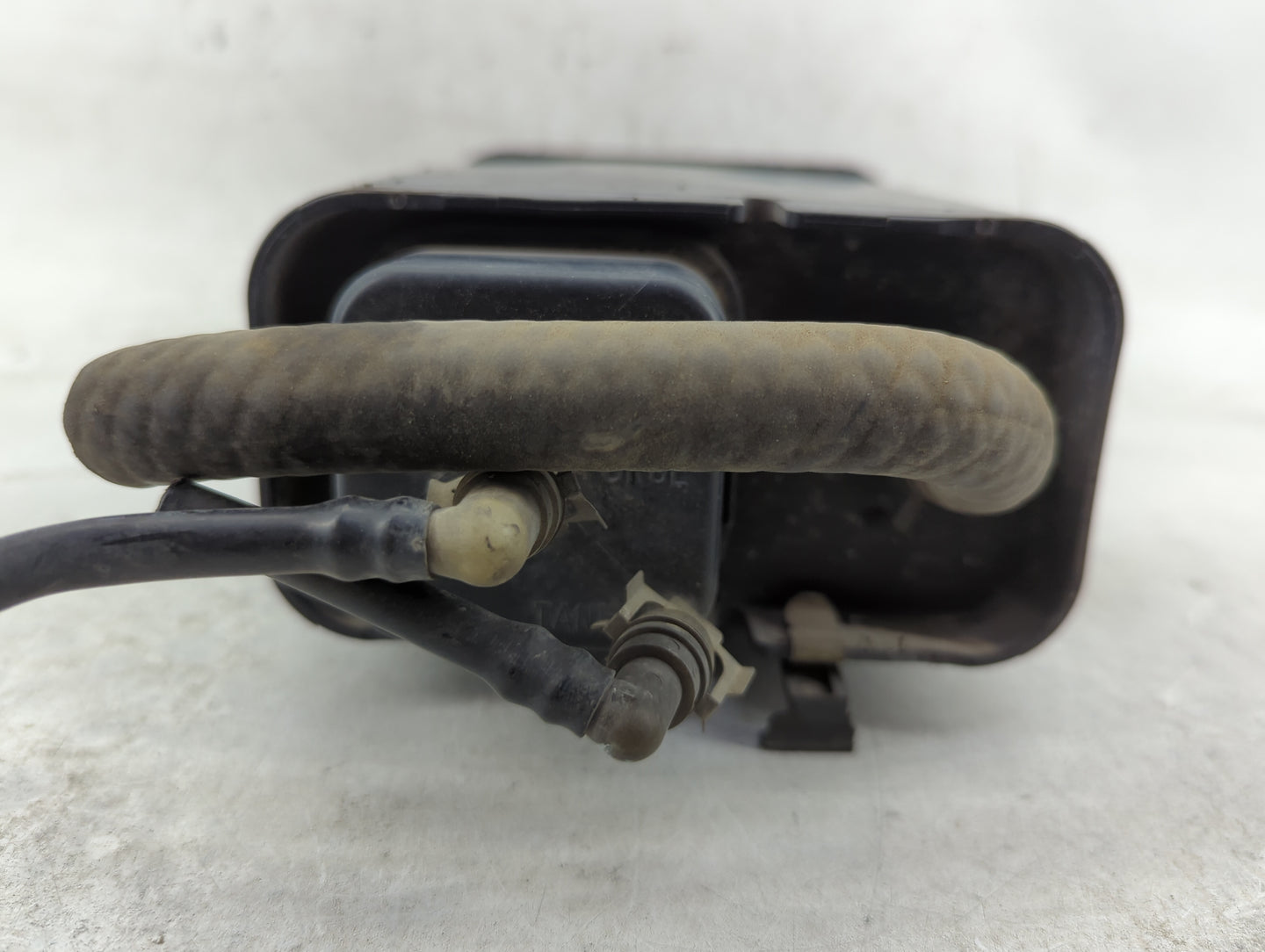 2001 Pontiac Montana Fuel Vapor Charcoal Canister - Oemusedautoparts1.com