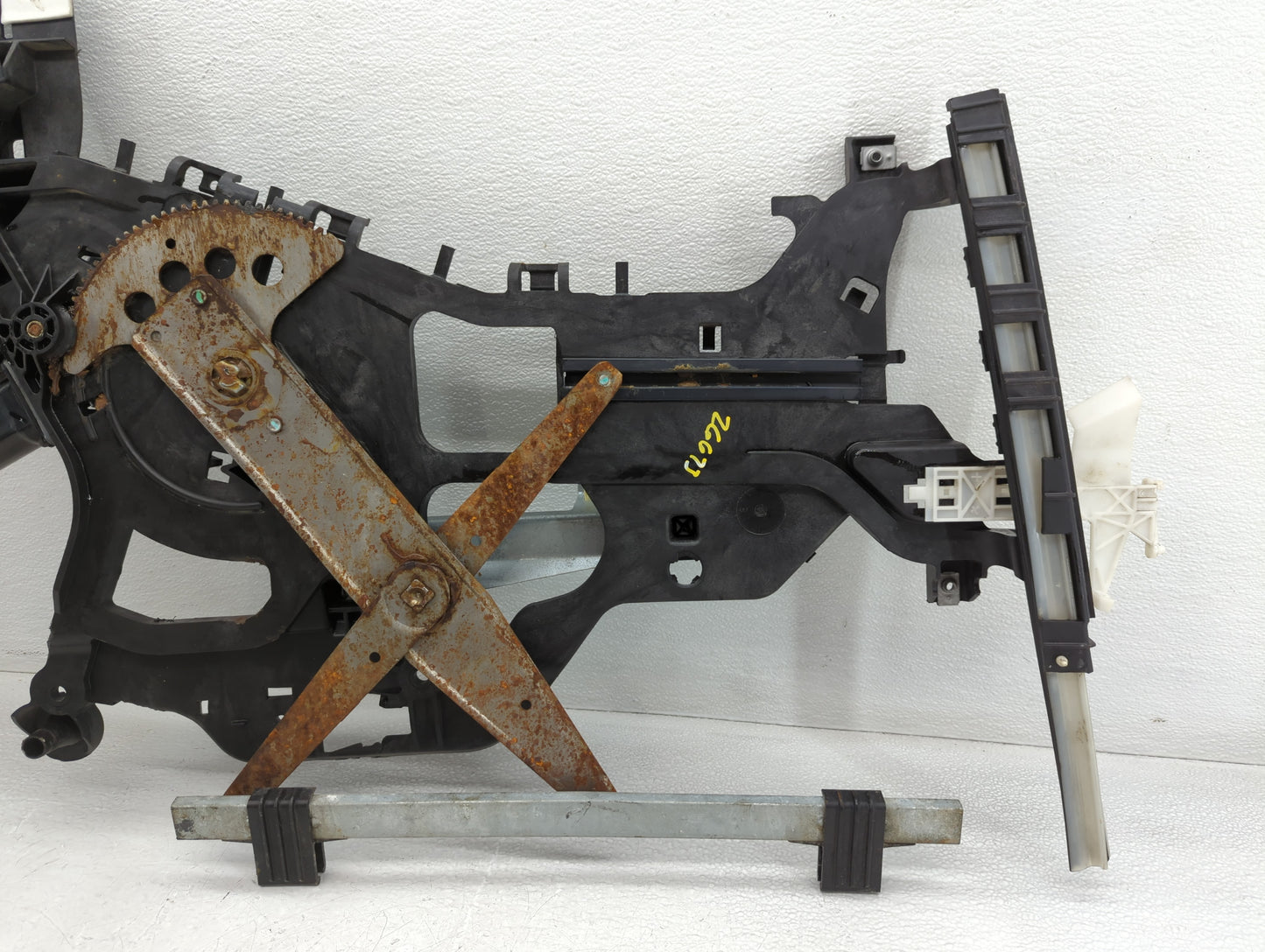 1999-2001 Pontiac Montana Driver Left Front Window Regulator - Oemusedautoparts1.com