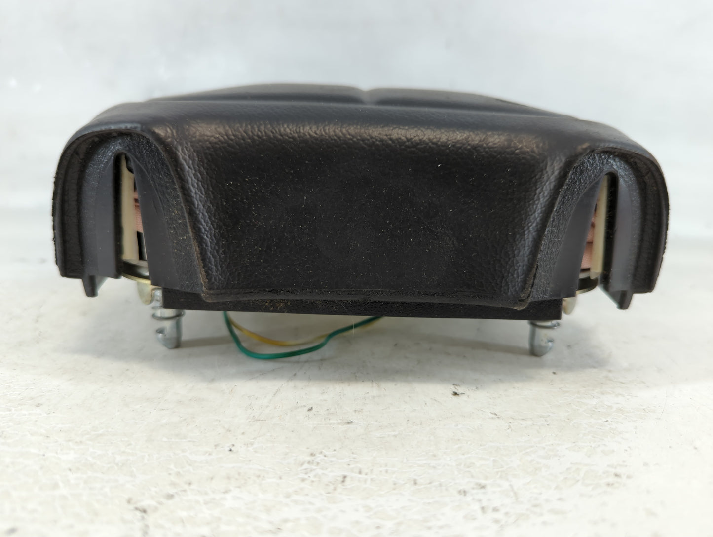 2000-2001 Pontiac Montana Air Bag Driver Left Steering Wheel Mounted Fits Fits 2000 2001 OEM Used Auto Parts - Oemusedautopa