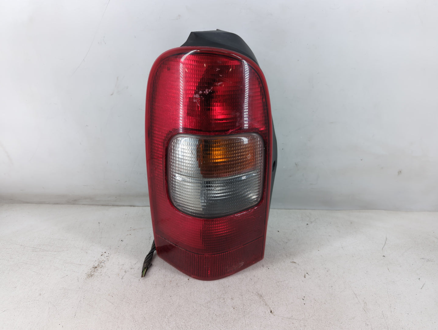 1999-2005 Pontiac Montana Tail Light Assembly Driver Left OEM Fits Fits 1997 1998 1999 2000 2001 2002 2003 2004 2005 OEM Use