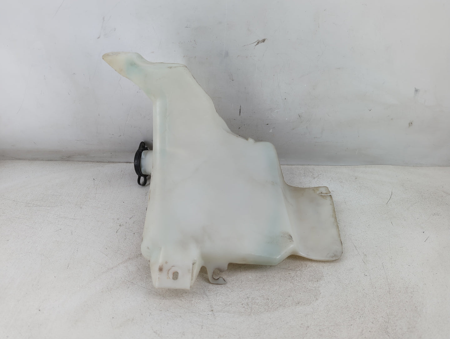 1999-2005 Pontiac Montana Windshield Washer Fluid Reservoir Bottle Oem - Oemusedautoparts1.com