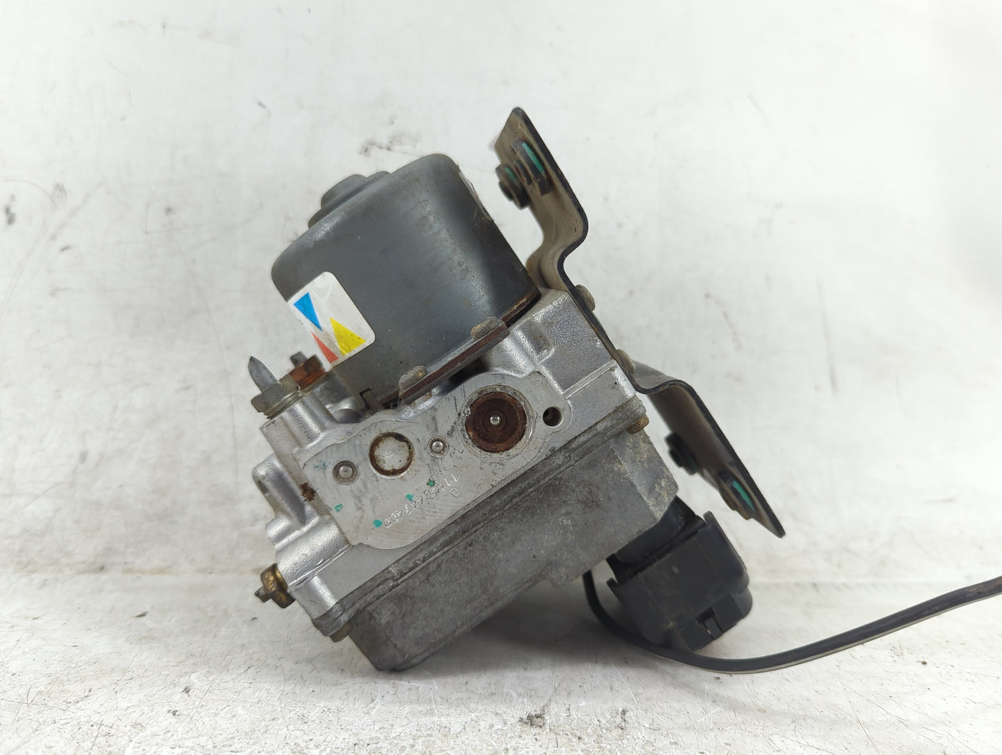 2001 Pontiac Ventura ABS Pump Control Module Replacement P/N:09383989 Fits OEM Used Auto Parts - Oemusedautoparts1.com