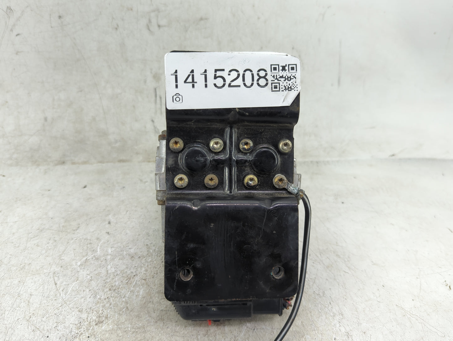 2001 Pontiac Ventura ABS Pump Control Module Replacement P/N:09383989 Fits OEM Used Auto Parts - Oemusedautoparts1.com