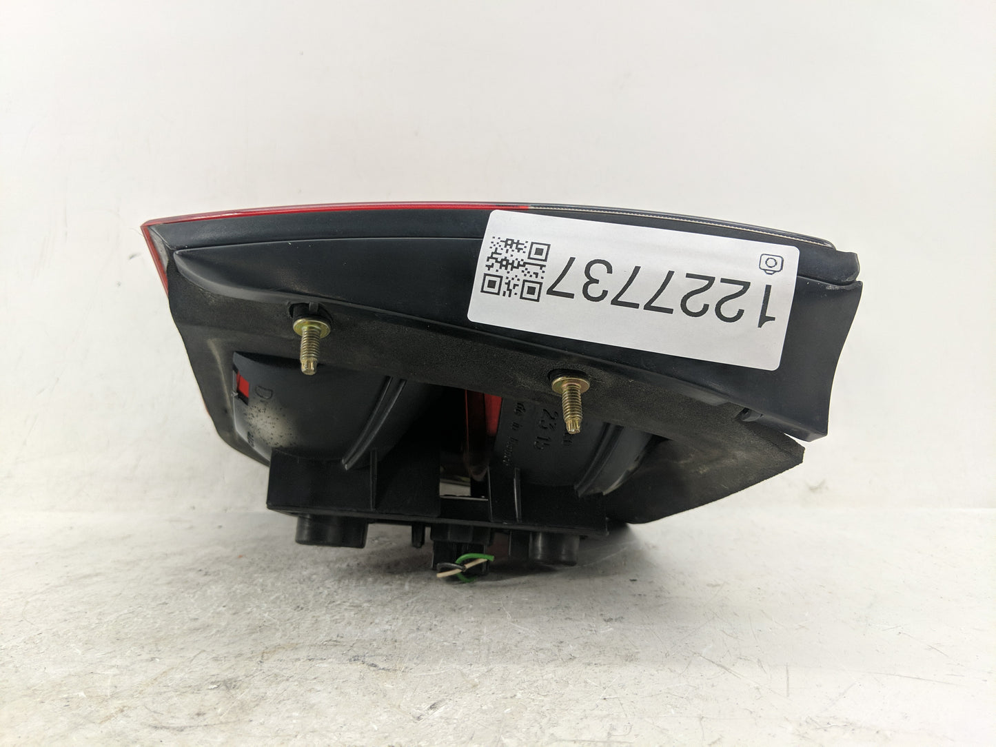 1999-2001 Saab 9-5 Tail Light Assembly Passenger Right OEM Fits Fits 1999 2000 2001 OEM Used Auto Parts - Oemusedautoparts1.