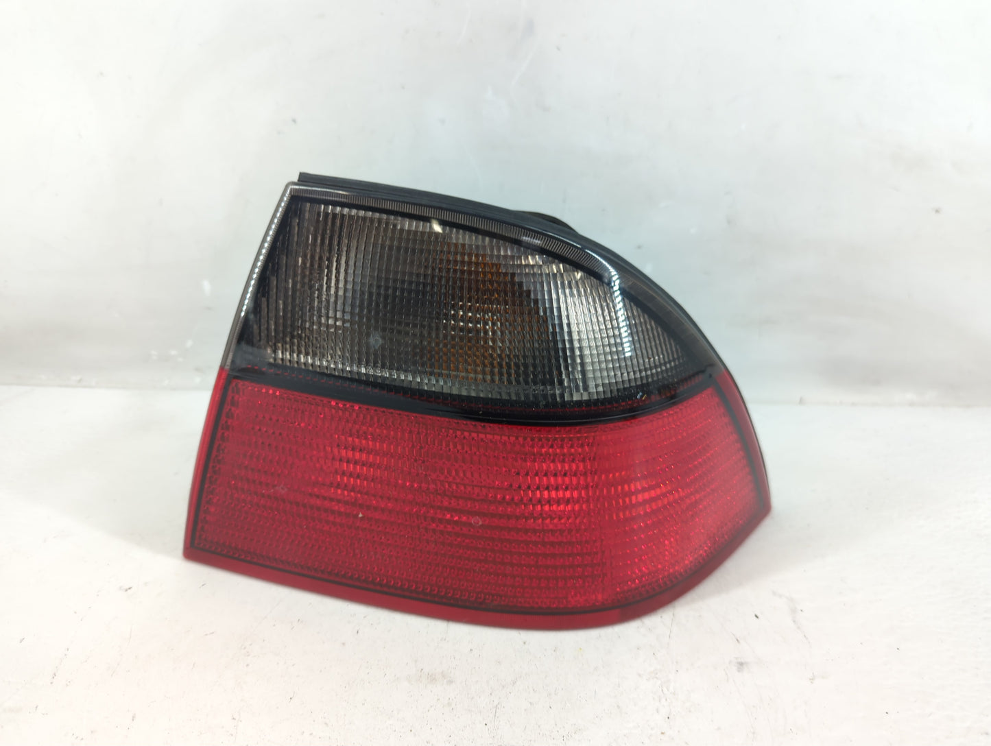 2001 Saab 95 Tail Light Assembly Passenger Right OEM Fits OEM Used Auto Parts - Oemusedautoparts1.com