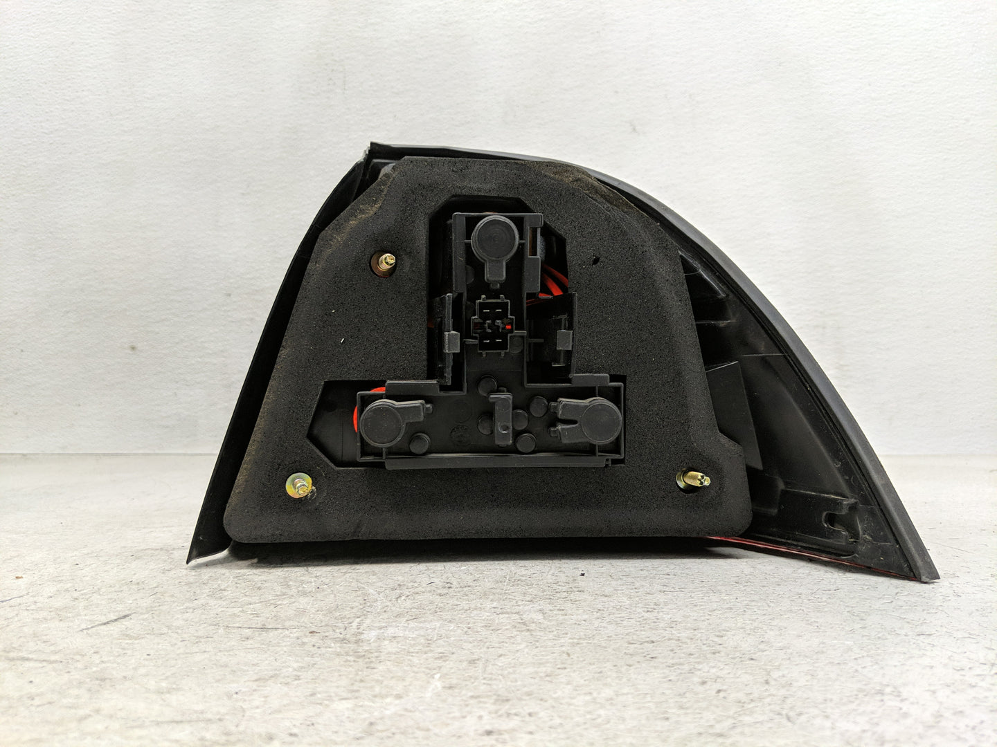 2001 Saab 95 Tail Light Assembly Driver Left OEM P/N:4560595 Fits OEM Used Auto Parts - Oemusedautoparts1.com
