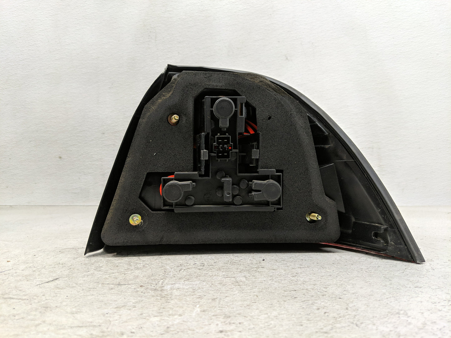 2001 Saab 95 Tail Light Assembly Driver Left OEM P/N:4560595 Fits OEM Used Auto Parts - Oemusedautoparts1.com
